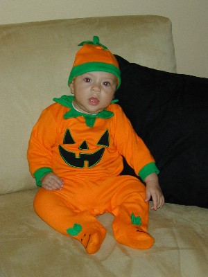 Bryson dans son premier costume d'Halloween