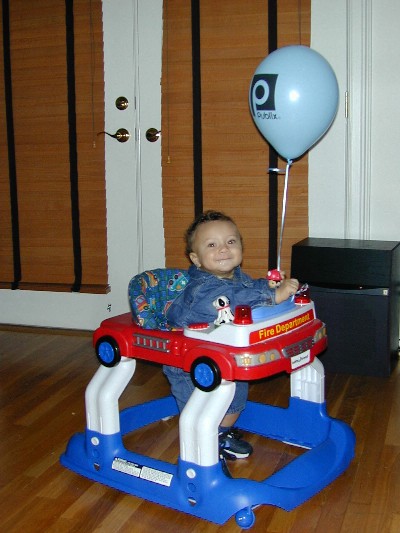 Bryson joue avec son ballon